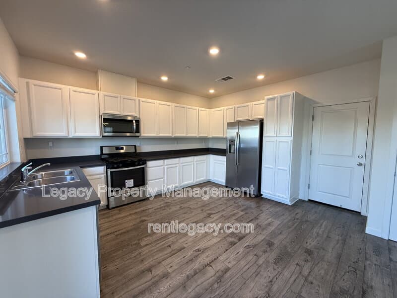 Sacramento House: 4364 White Ash Ln