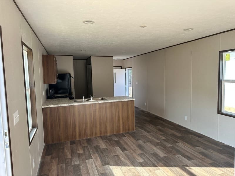 Lumberton House: 3525 E Elizabethtown RD