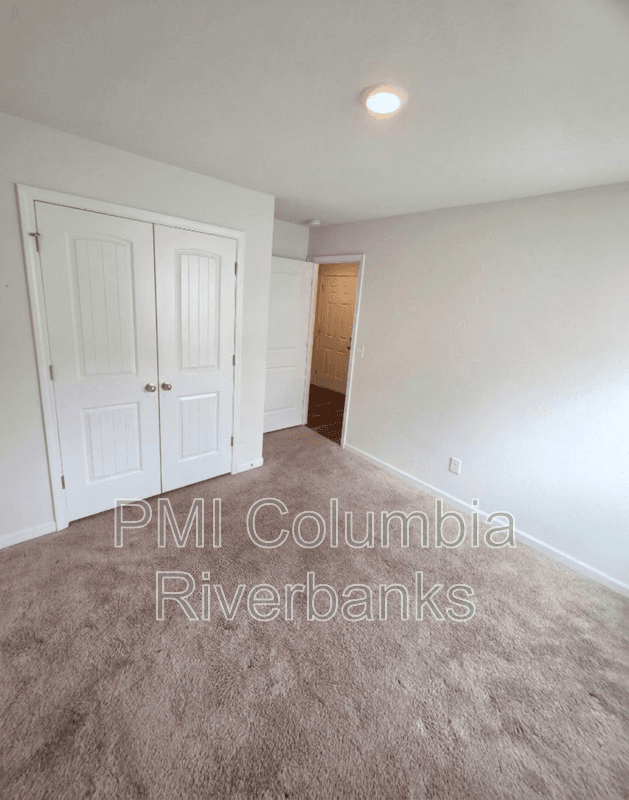 Elgin House: 218 Sundew Rd