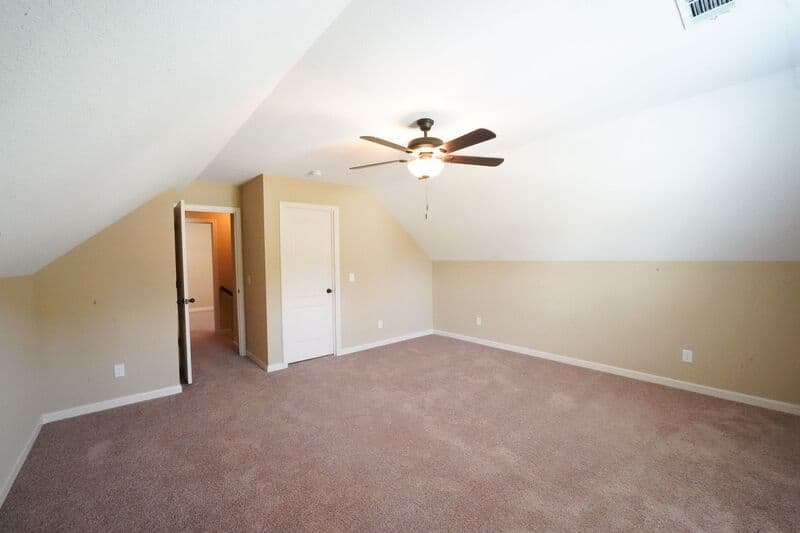 Savannah House: 146 Laguna Way