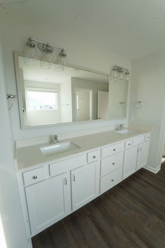 Savannah House: 257 Brookline Dr