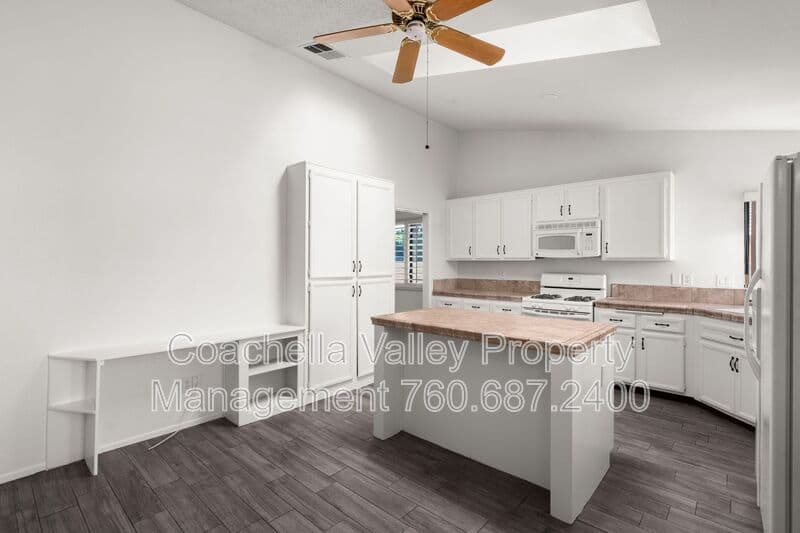 Palm Desert House: 43922 Warner Trail