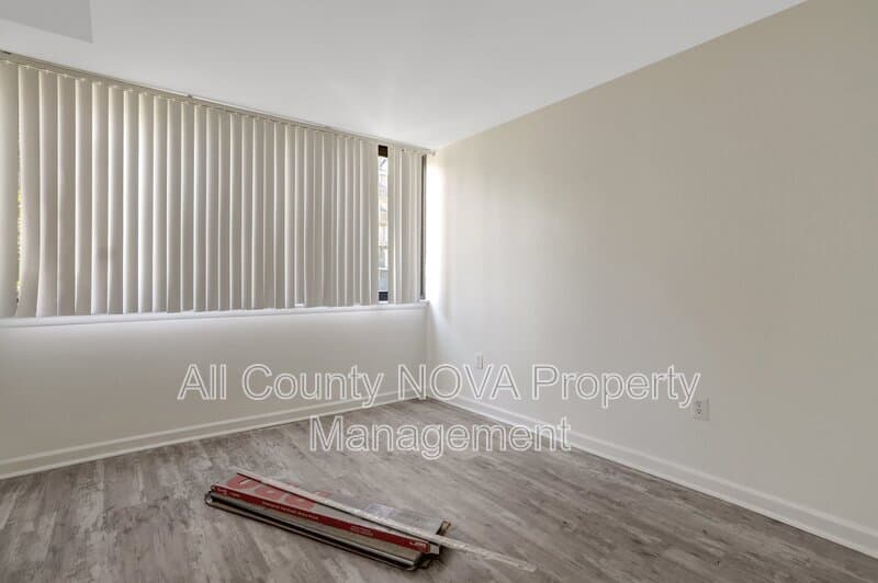 Alexandria Condo: 4 S Van Dorn St