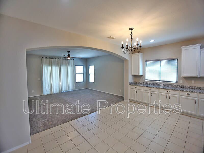 Peoria House: 10814 W Swayback Pass