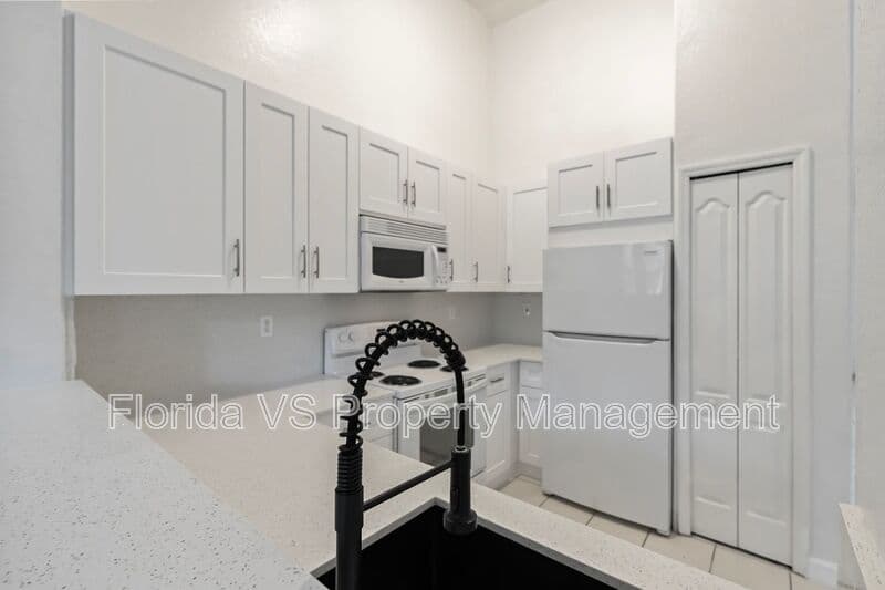 Homestead Condo: 1663 SE 29 st.