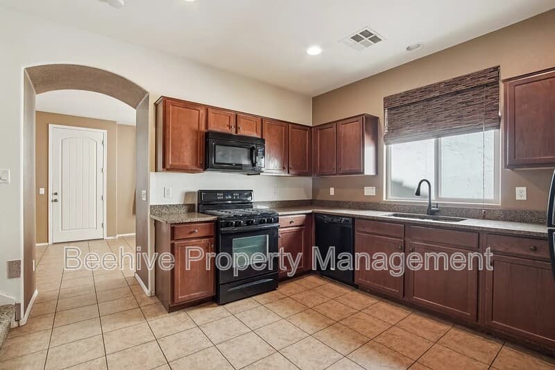Buckeye House: 2947 N Evergreen St