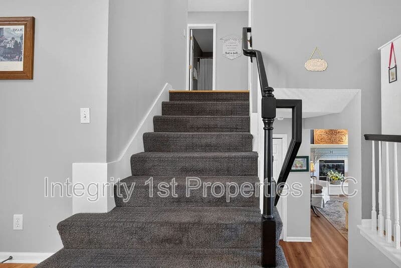 Olathe House: 16222 W 157th Ter