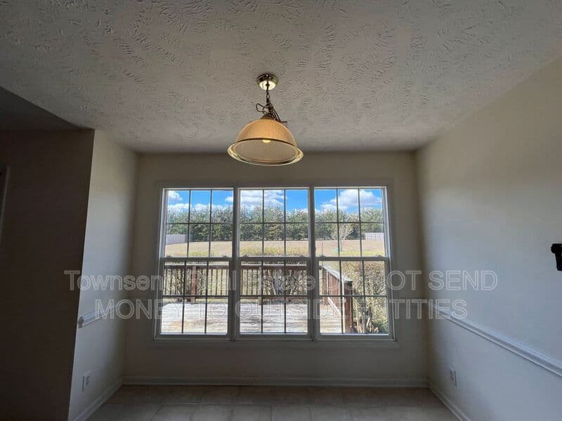 Raeford House: 121 Bugle Call Drive
