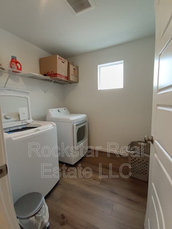 Spokane House: 109 W Goldenrod Ave