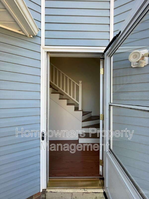 Fayetteville House: 6383 Hawfield Dr