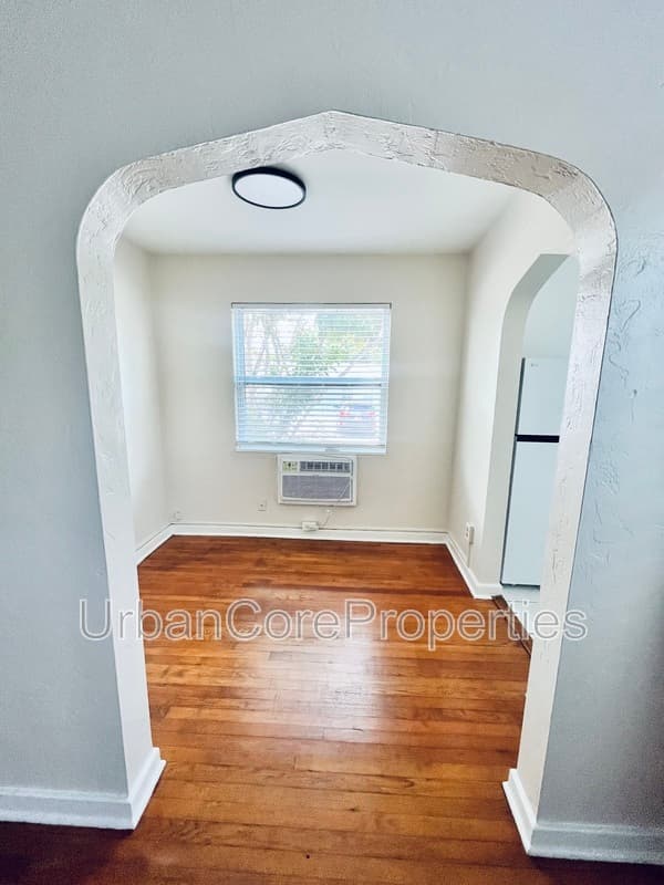 St. Petersburg Condo: 1527 5th St N