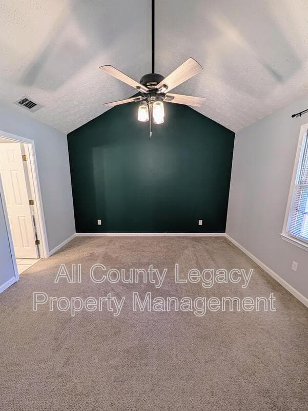 Auburn House: 383 Blackberry Cir