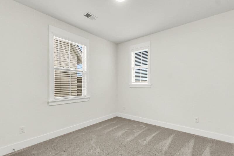 Summerville Townhome: 254 Symphony Ave
