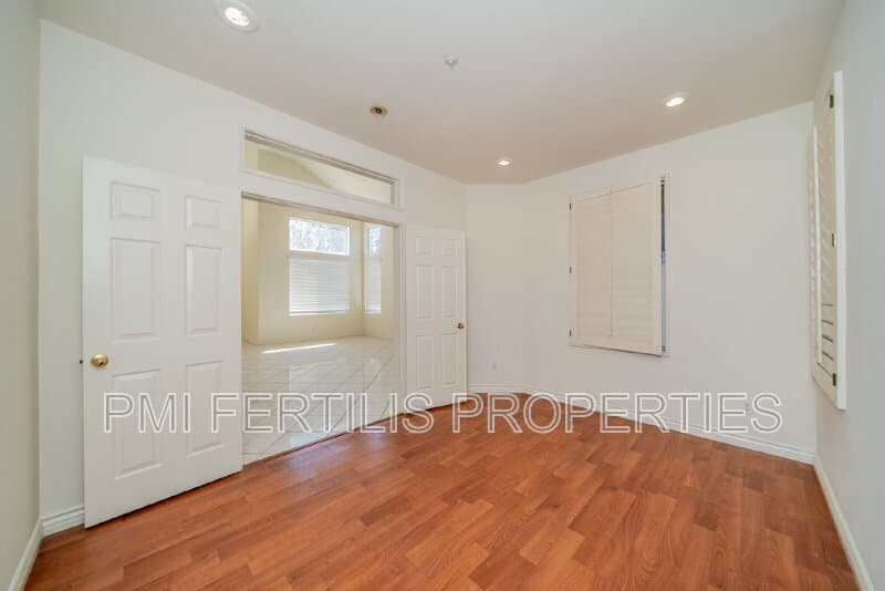 Fontana House: 5055 Saint Albert Dr