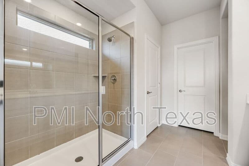 McKinney House: 3904 High Valley Drive