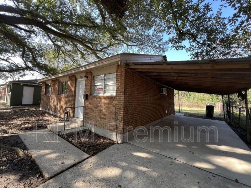 Baton Rouge House: 5863 Denova St