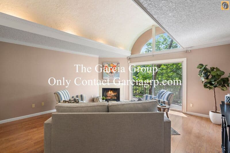 Portland Condo: 843 SW Broadway Dr.