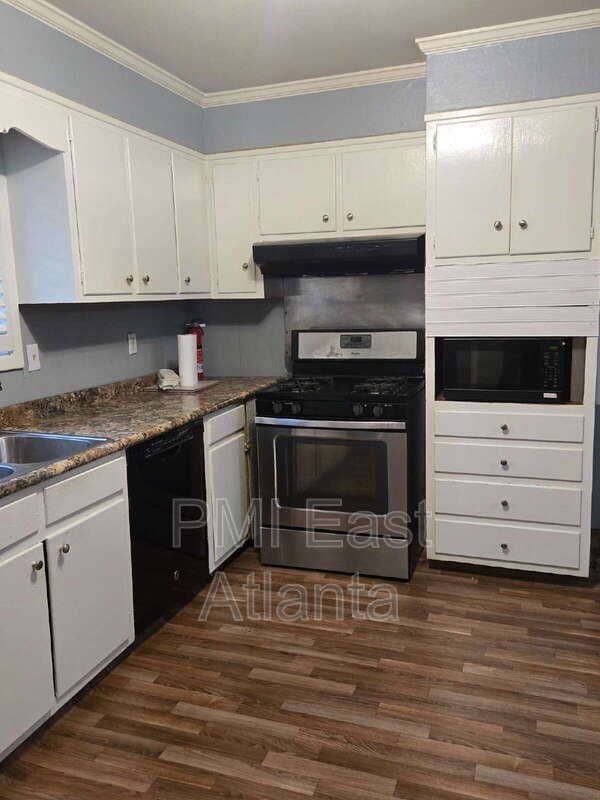 College Park House: 4161 Yates Rd