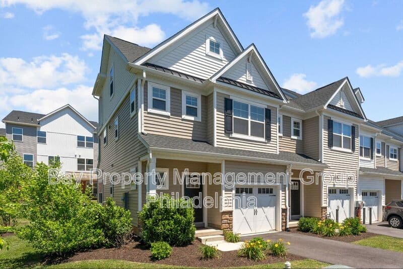 Norristown House: 230 Honey Ln