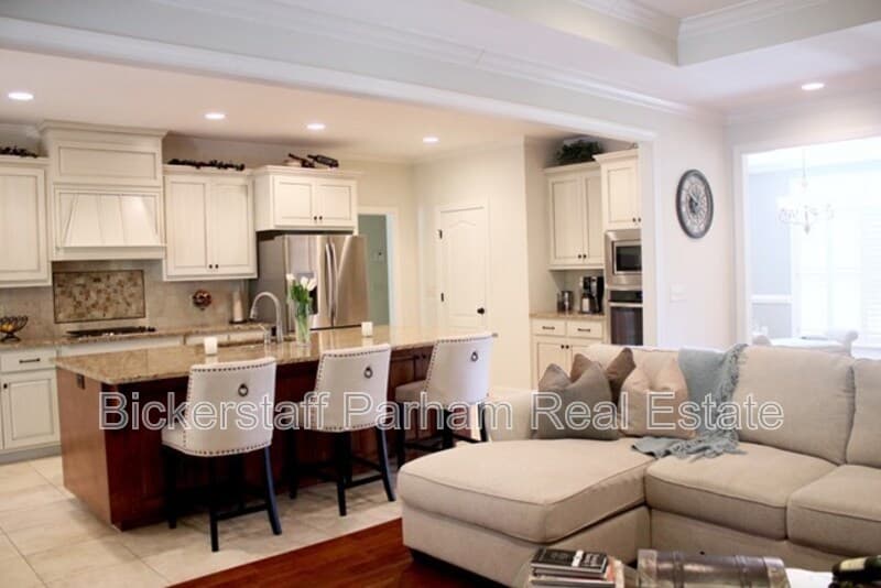 Columbus House: 7165 Bridgemill Drive