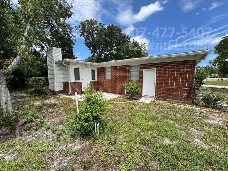 Jacksonville House: 6657 Blackwood Dr