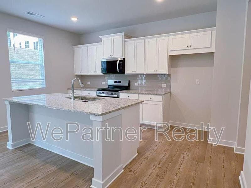 Douglasville House: 7225 Lacey Dr