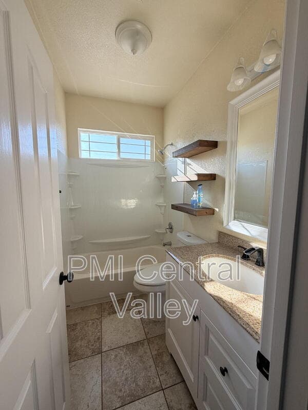 Lathrop House: 108 Hornfels Ave