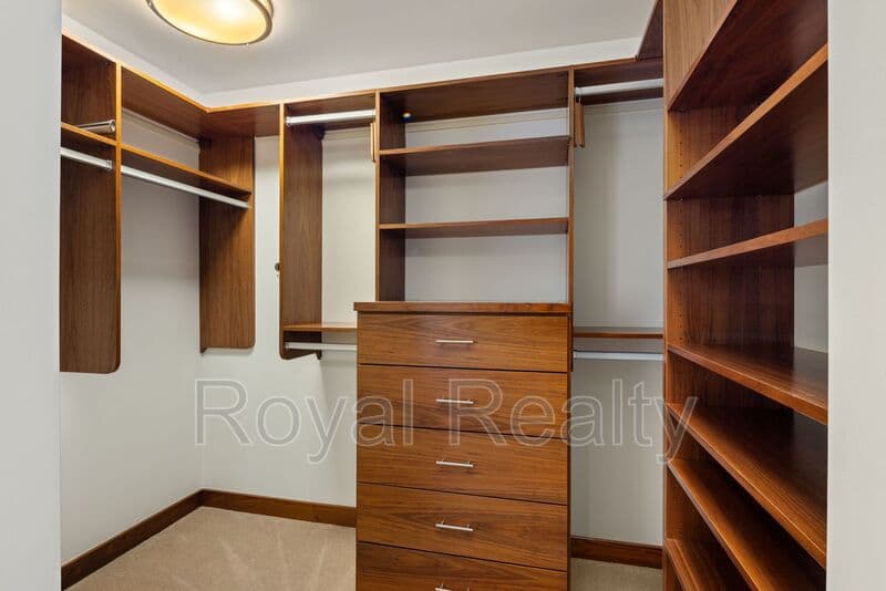Honolulu Condo: 1555 Kapiolani Blvd
