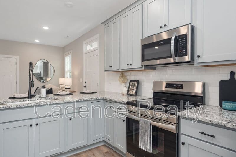 Wilmington House: 1747 Perimeter Loop