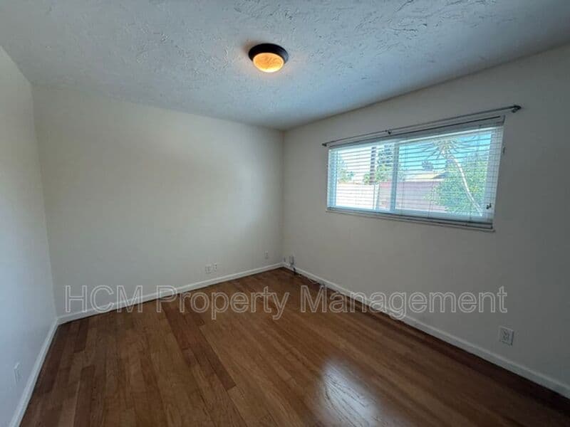 Huntington Beach House: 16402 Birdie Ln