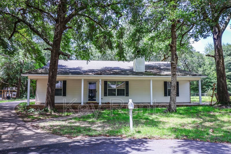 Pensacola House: 9001 Thompson Dr.