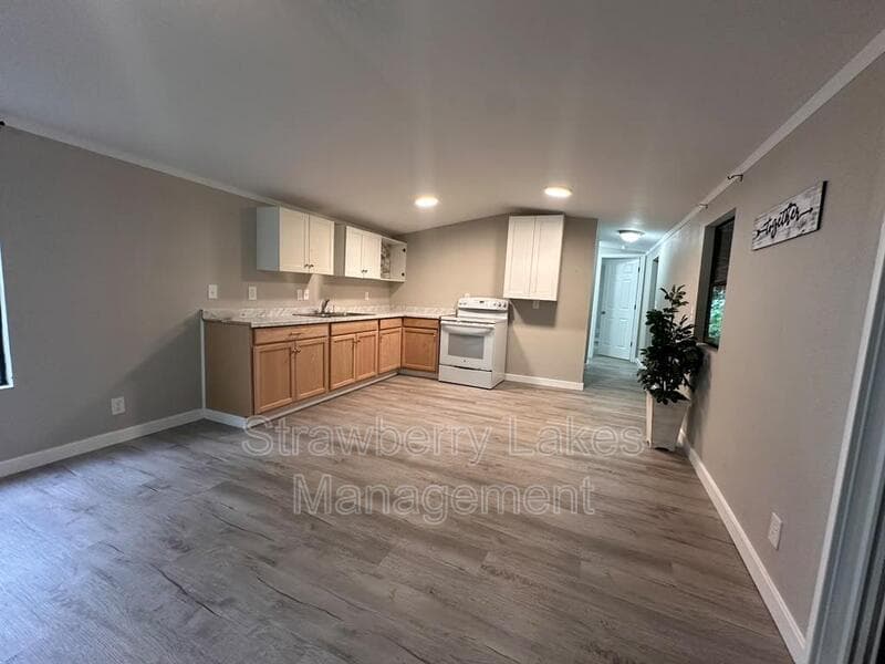 Valrico House: 4210 Leonard St