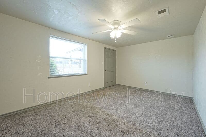 Del City House: 2124 S Sunnylane Road