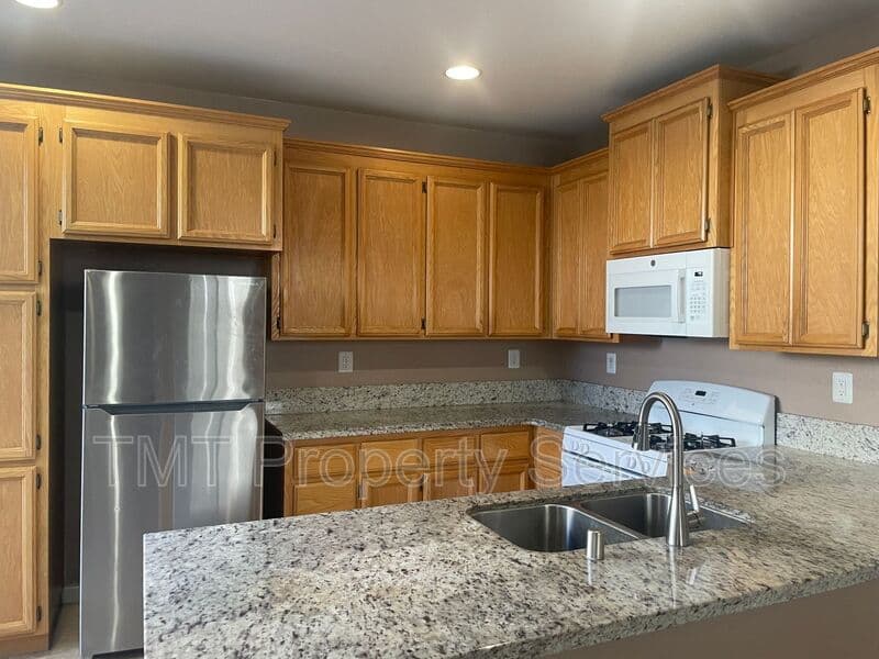 Elk Grove House: 8814 Wheelton Rd