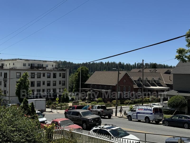 Grass Valley House: 410 W. Main St