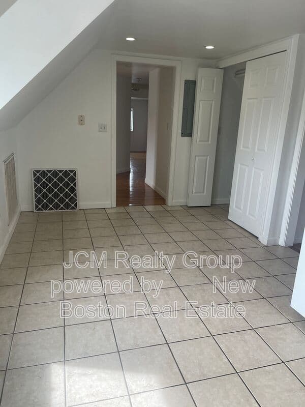 Saugus Condo: 5 Myrtle Street