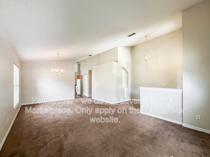 Tavares House: 2272 Merry Rd