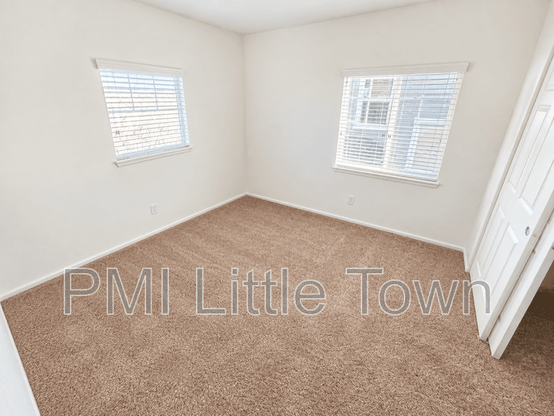 Aurora House: 24646 East Florida Avenue