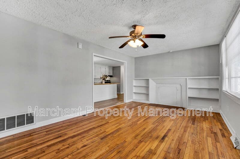 Greenville House: 17 Miracle Drive