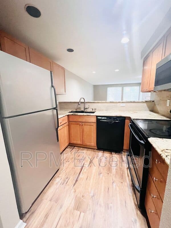 Kent Condo: 26339 116th Ave SE