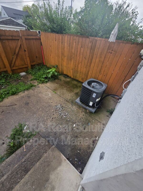 Columbus Condo: 852 S Roys Ave