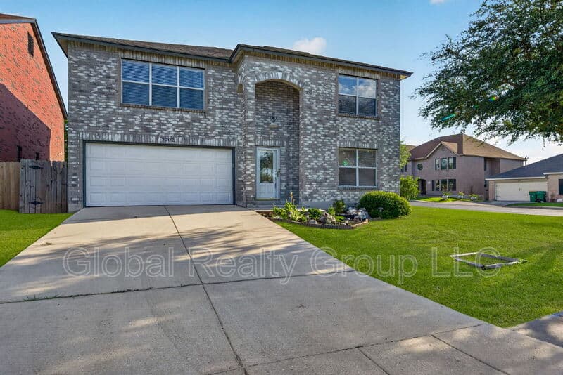 Converse House: 7702 Fairton Pl