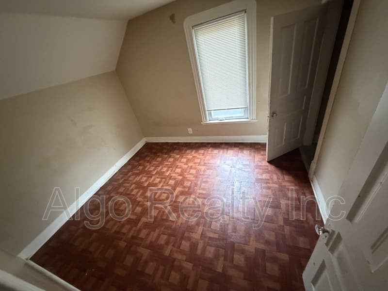 Minneapolis House: 2647 Fremont Ave N