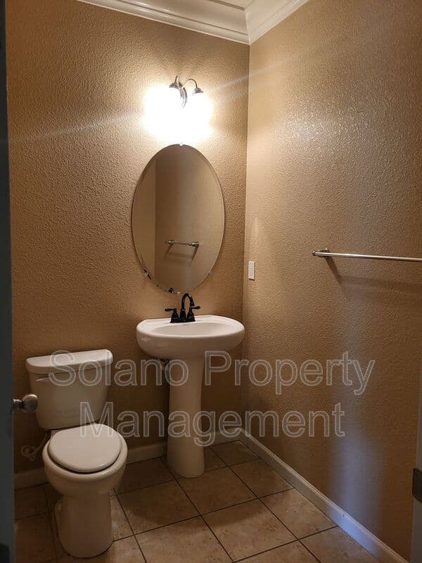 Fairfield House: 3891 Danbury Way