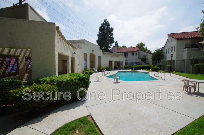 Simi Valley Condo: 3264 Darby Street