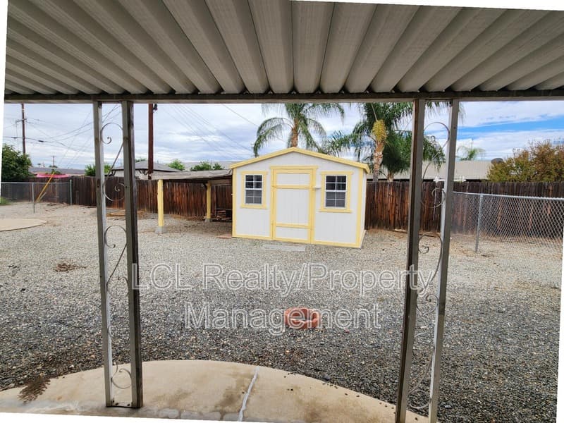 Menifee House: 28610 Pebble Beach Dr