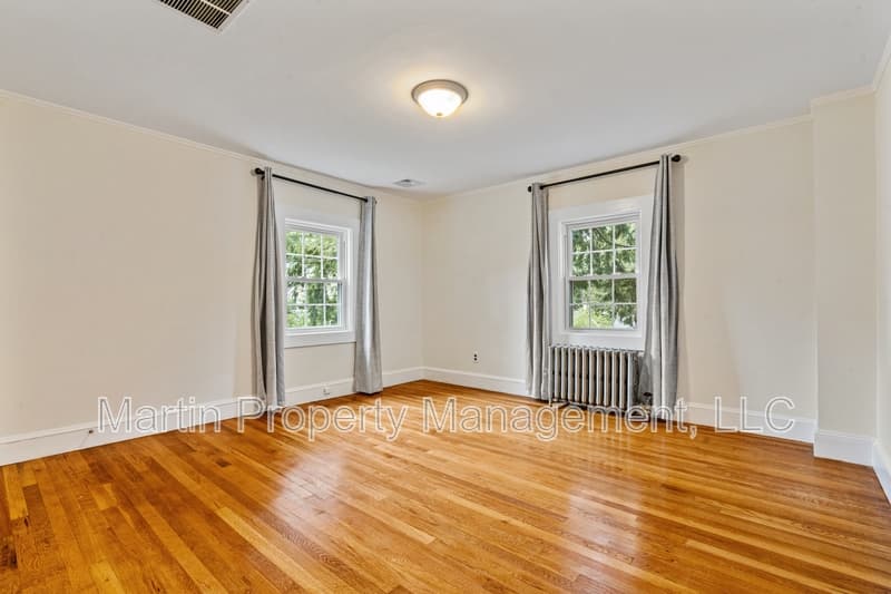 Lexington House: 14 Gleason Road
