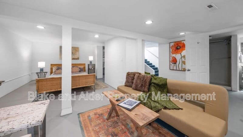 Portland House: 5936 SW 30th Ave