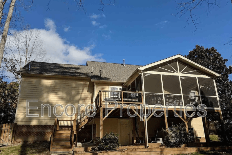 Raleigh House: 10501 Neland Street