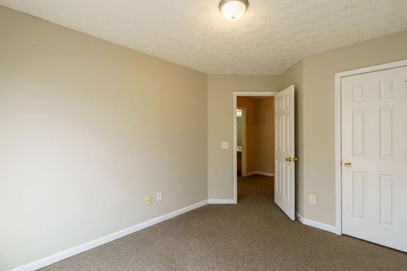 Athens House: 321 Samuel Clemens Way